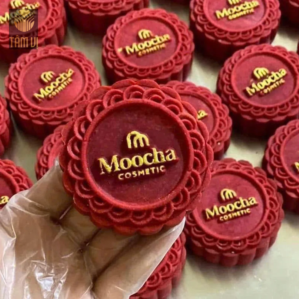 Bánh trung thu in logo Moocha cosmetic
