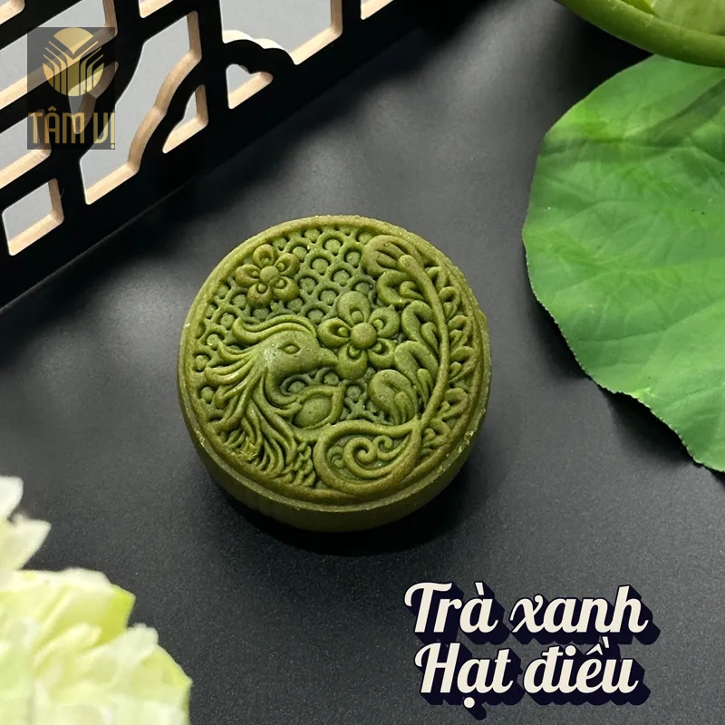 Bánh trung thu healthy nhân trà xanh hạt điều