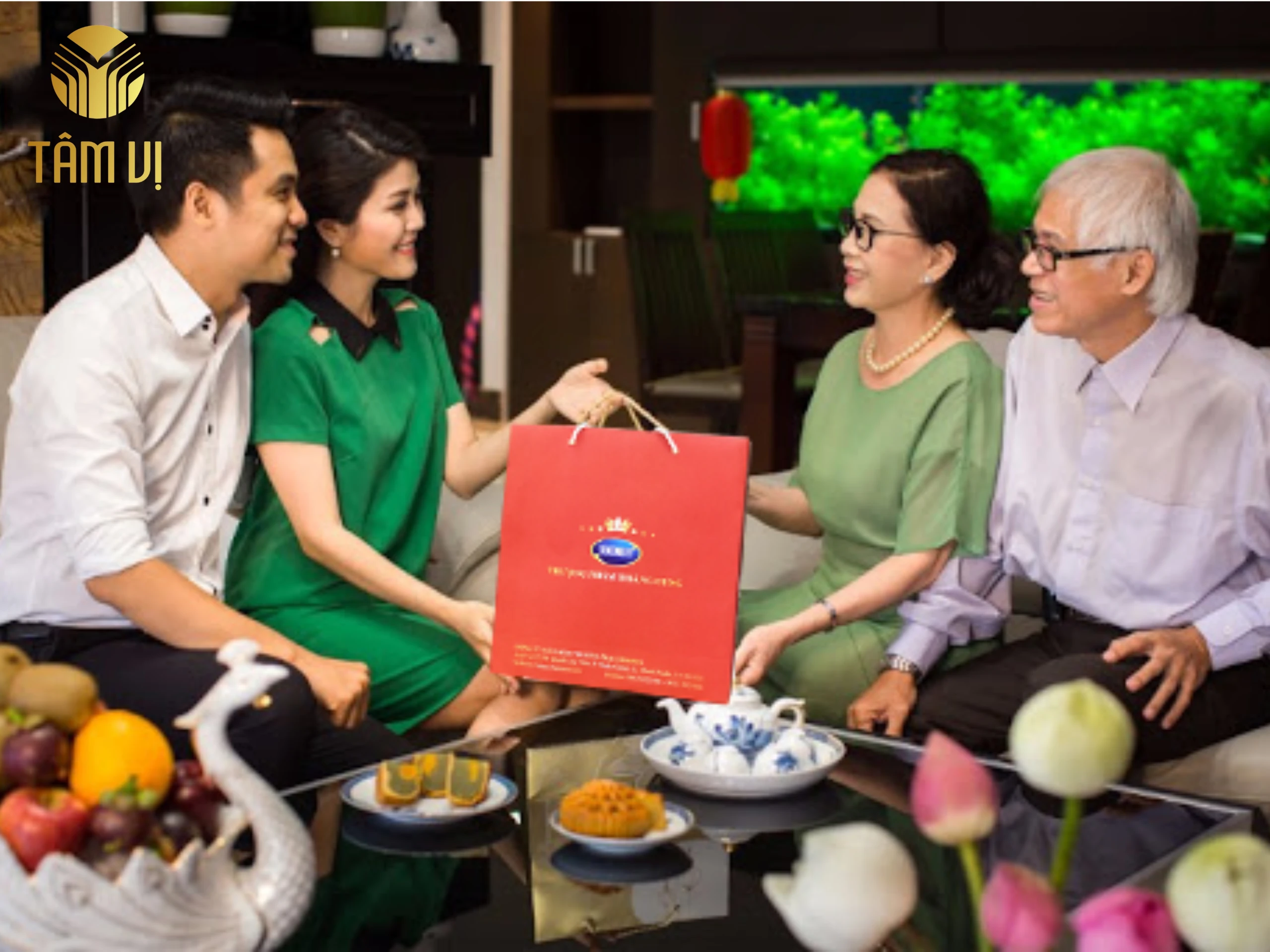 Bánh Trung Thu Tặng Khách Hàng – Món Quà Nhỏ Gửi Trọn Thành Ý